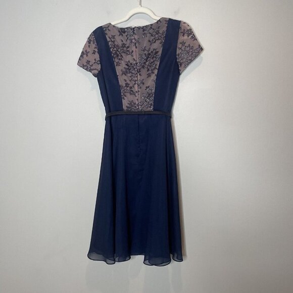 JS Collections Navy Nude Lace Belted Knee Length Formal Dress Short Sleeve Sz 6 - Picture 6 of 9